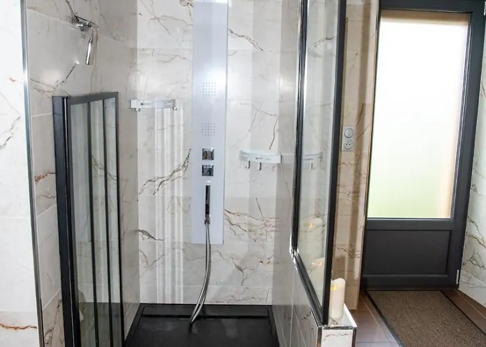 4 A 10 Personnes Avec Sauna